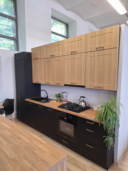 Kuchnia z ekspozycji – Dąb Reval czarny mat bez wyspy