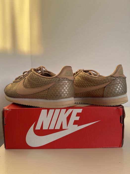 Wmns Classic Cortez SE