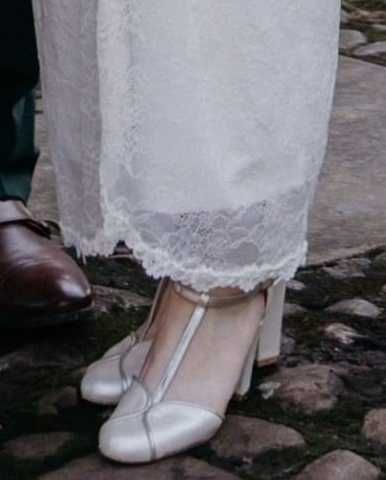 Buty ślubne perłowe 36 37 na słupku