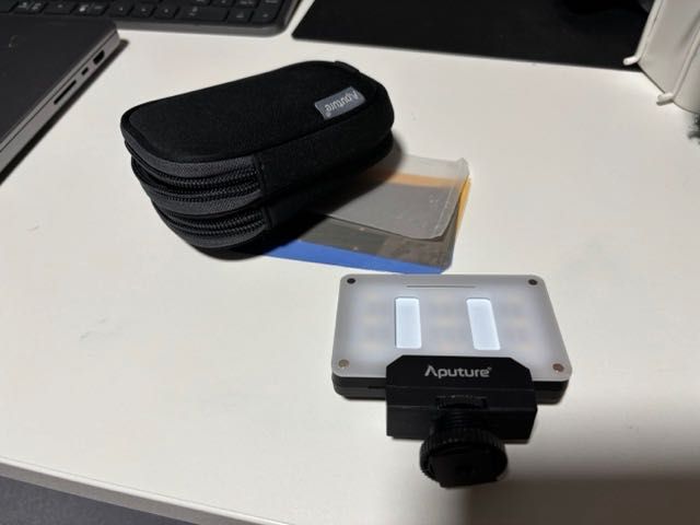 Lampa nakamerowa Apature AL-M9