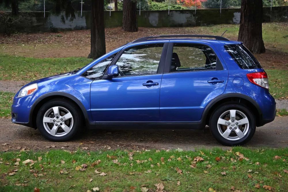 Suzuki SX4 Premium      2012