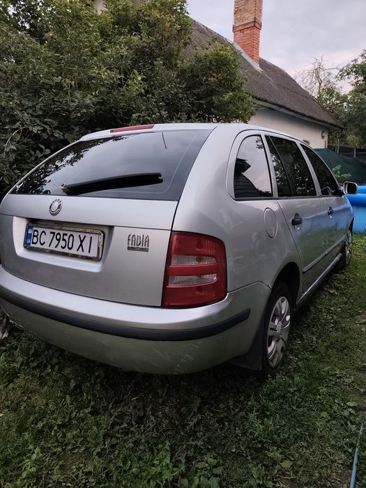 автомобіль Skoda Fabia