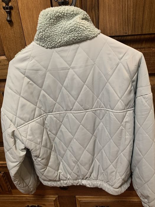 Sweat Bershka pelo e fecho verde