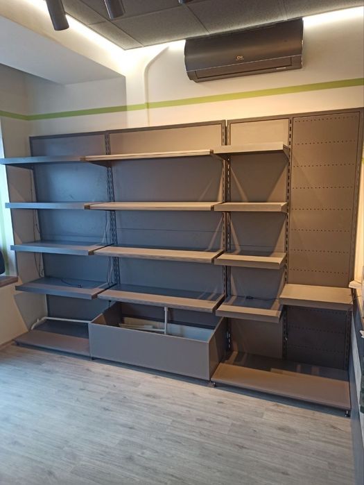 Торгові стелажі та торговельне обладнання с торговими горками