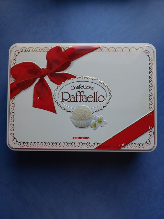 Коробка из-под конфет Raffaello