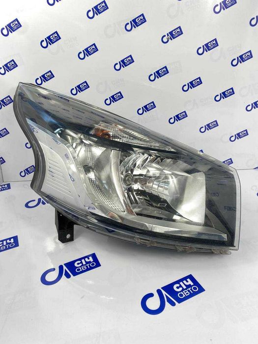 Фара Renault Trafic lll Opel Vivaro 2015- NV-300 правая левая разборка