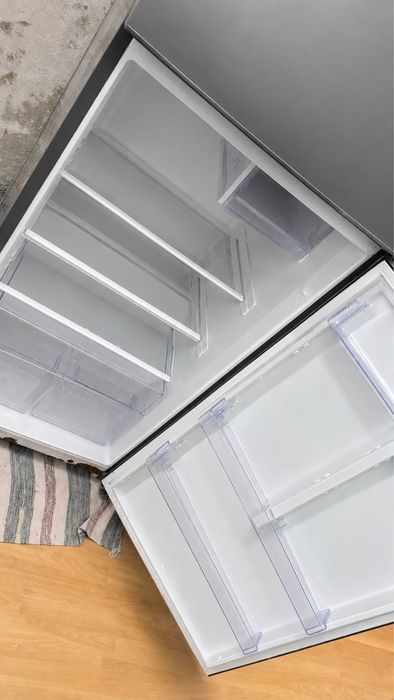 Frigorífico Zanussi – Totalmente Funcional ( com marcas de uso)