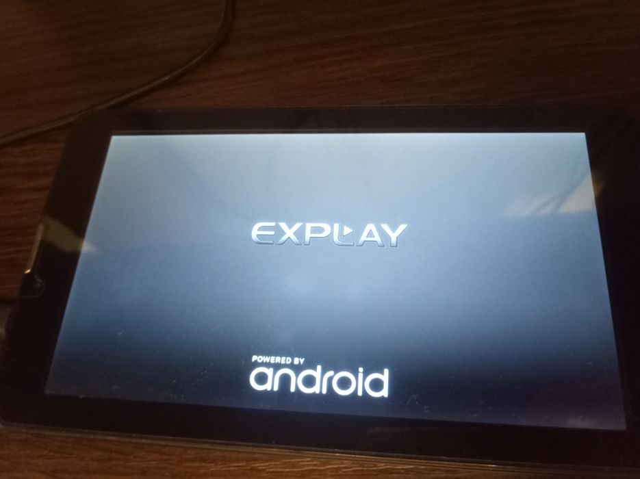 Планшет BRАVIS в гарному стані