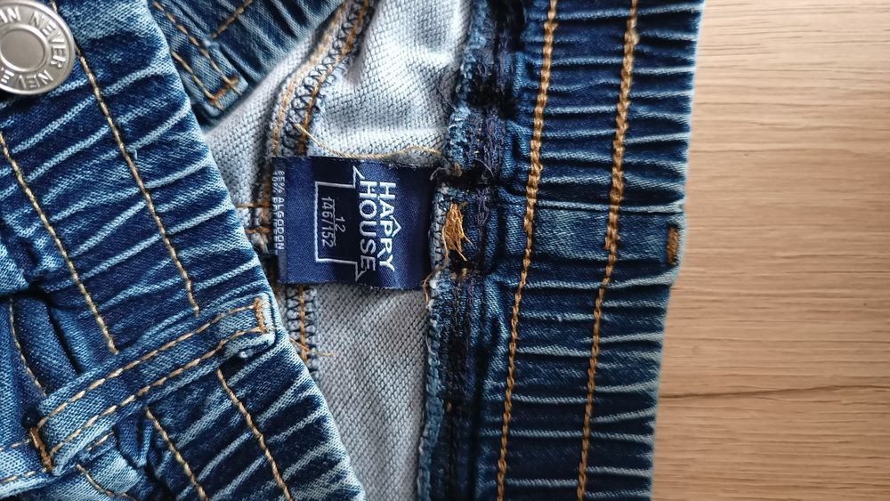 Spodnie jeansowe na gumce 146/152