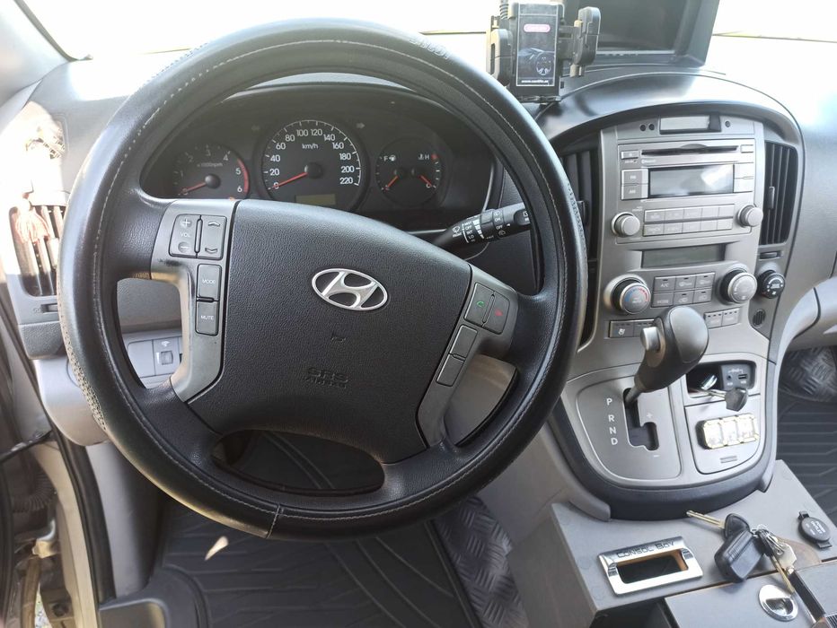 Автомобіль Hyundai Grand Starex 2012 рік