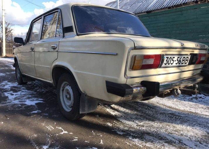 Продам терміново сімейну машинку. Ціна з урахуванням всіх недоліків.