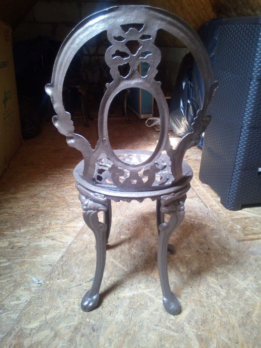 stare meble ogrodowe