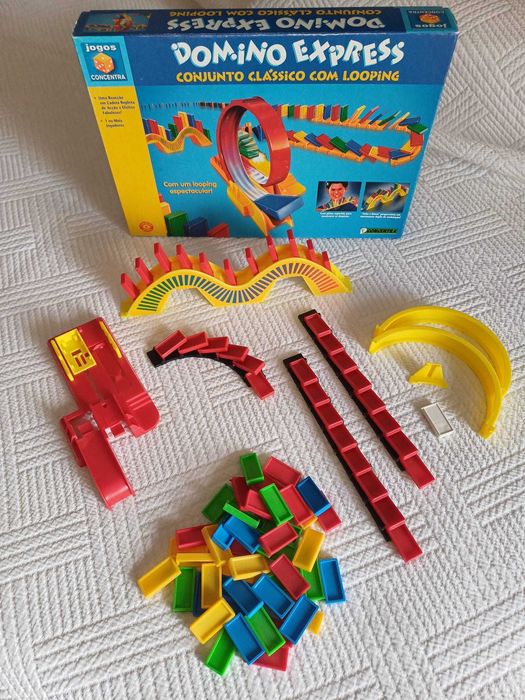 Domino Express – Jogo de Tabuleiro de Ação & Criatividade