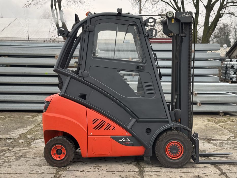 LINDE [2016] wózek widłowy 2500kg PRZESUW 2.5 t 2500kg kabina diesel