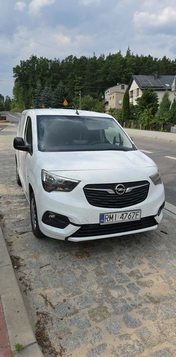 Wynajem małych samochodów dostawczych .