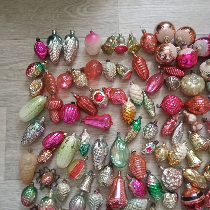 Ёлочные игрушки.