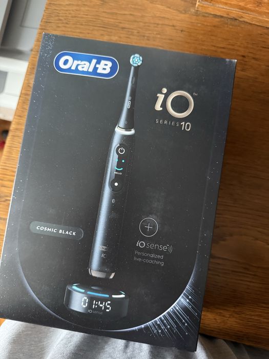 Szczoteczka magnetyczna ORAL-B iO 10 Czarny