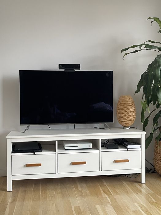 Komoda pod TV Hemnes