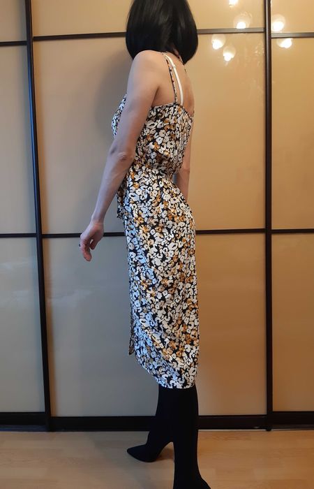 Платье, сарафан миди на пуговичках, бретелях под поясок в принт tu