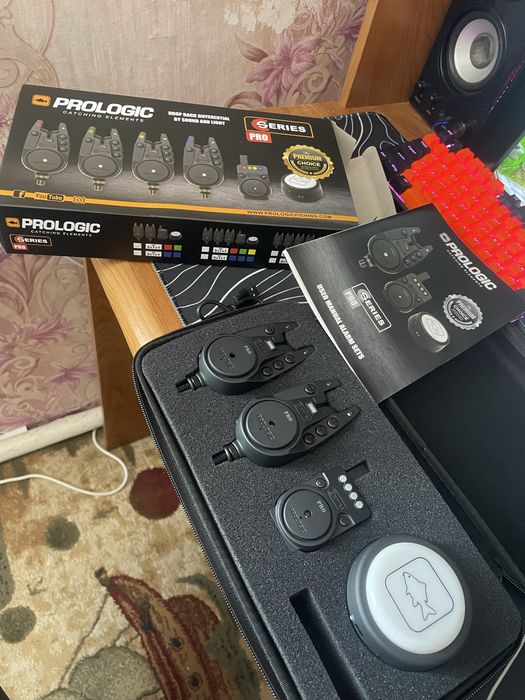 Набір сигналізаторів Prologic C-Series Pro Alarm Set 2+1+1 Red Green