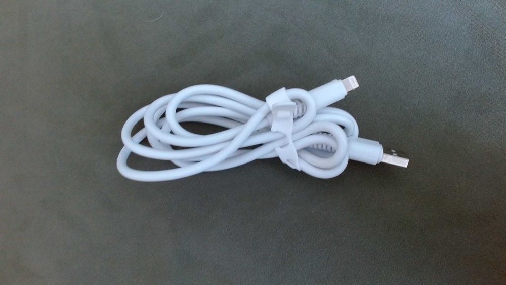 Kabel do ładowania Lightning, o długości 1,5M. iPhone, iPad... Zamiennik z Biedronki.
