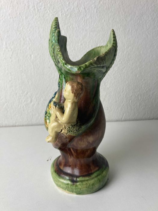 Jarra com 2 meninos em Faiança Caldas da Rainha - Manuel Mafra