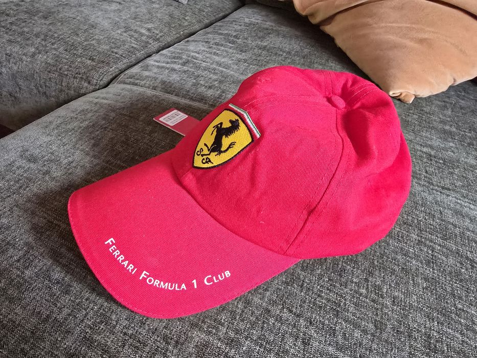 Boné Ferrari - Formula 1 Club