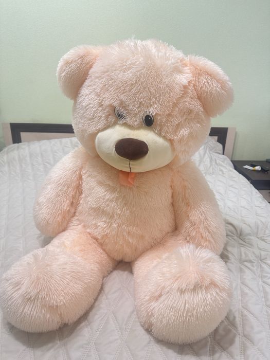 Медведь плюшевый