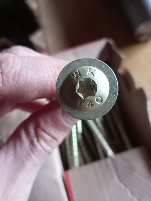 Конструкційні польські саморізи по дереву,