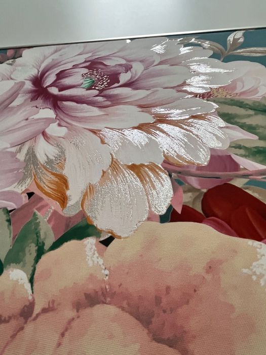 Duży obraz kobieta z kwiatami 143x102 cm z ramą