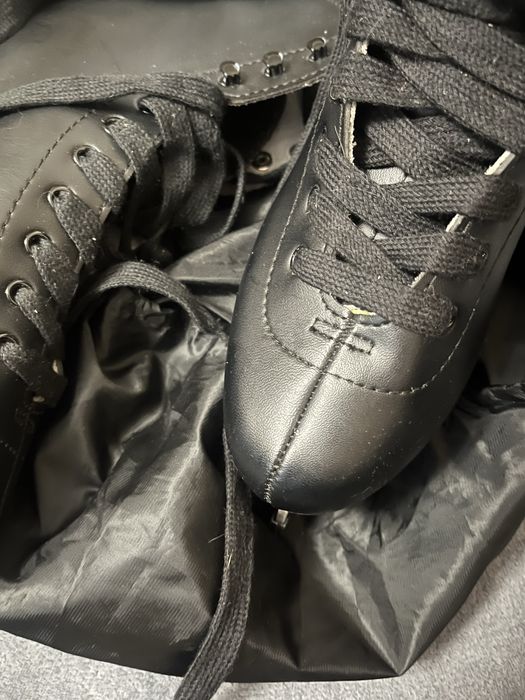 Ковзани  38 розмір