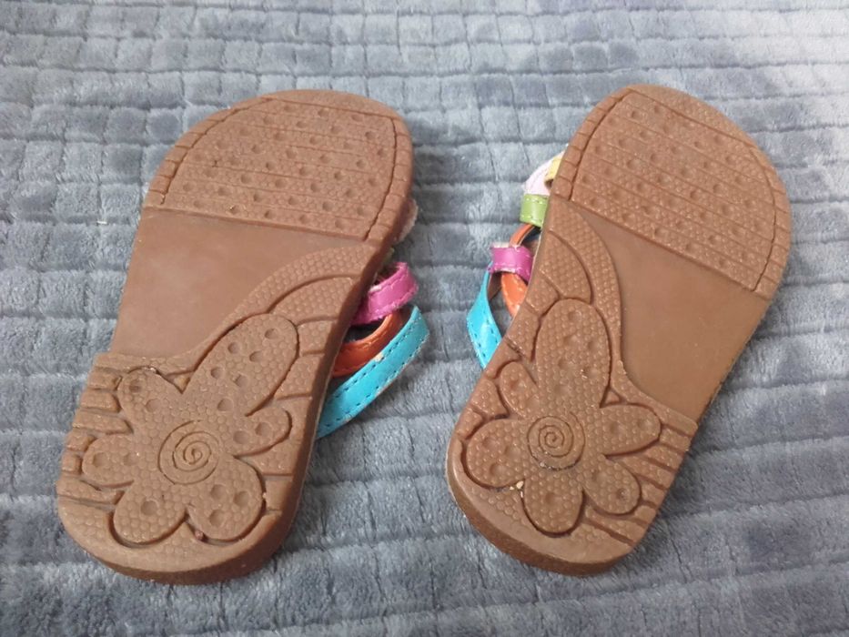 sandałki klapki wewnątrz 21/22 wewnątrz 14 cm