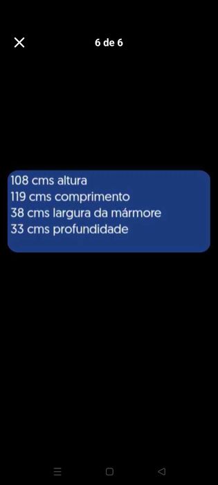 Lareira decorativa antiga com espaço de arrumação