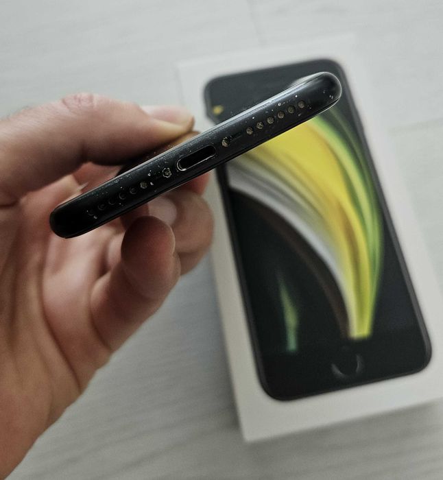 iPhone SE 2020 64gb Preto