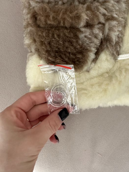 Продам кожушок та пінетки(шкарпетки)