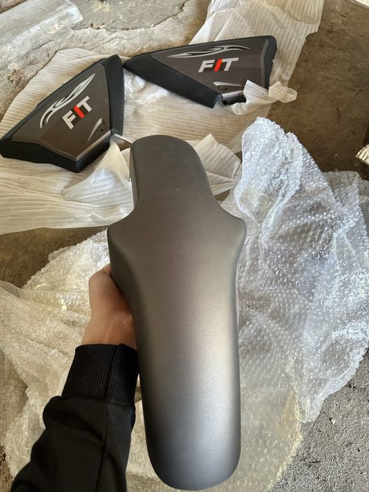 Переднє крило і бокові щитки на мустанг 125 фіт