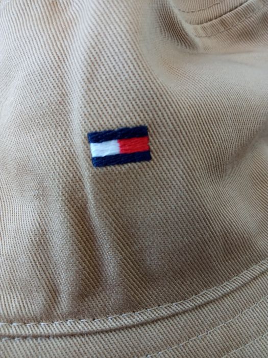 Nowy oryginalny kapelusz bucket hat Tommy Hilfiger beżowy brąz