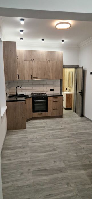 Продам напівособняк