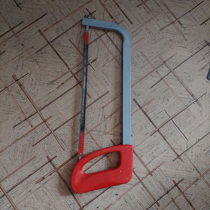 Ножовка по металлу