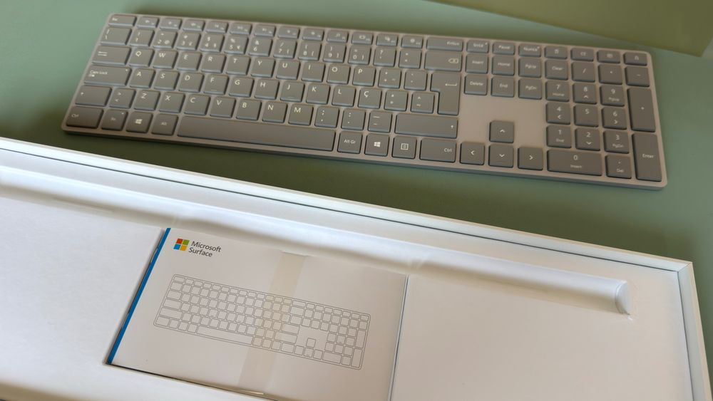 Teclado Bluetooth Microsoft Surface Keyboard