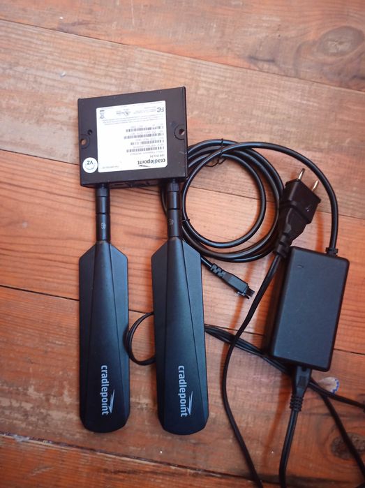 M2M роутер Cradlepoint IBR350LPE Dual SIM (комплект БП + Антенны)