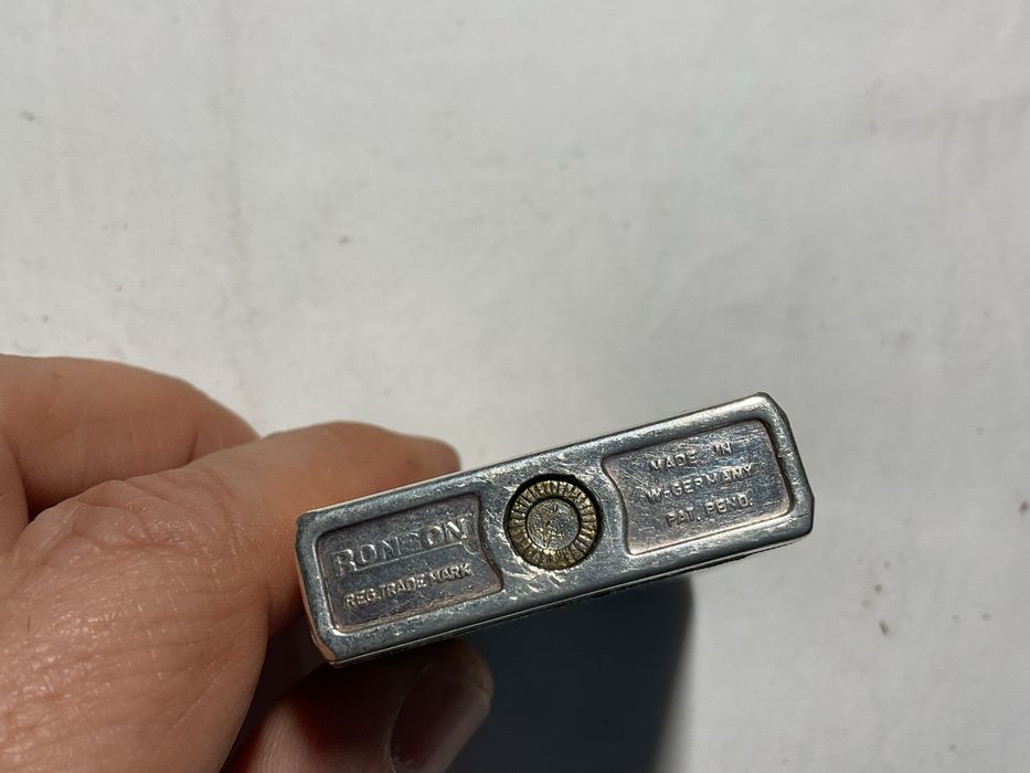 Isqueiro vintage Ronson em prata