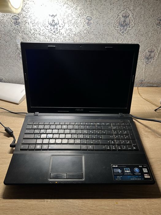 ASUS ноутбук.