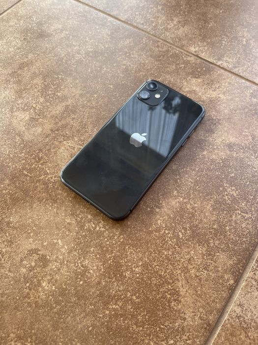Продам свій IPhone 11 black в дуже гарному стані