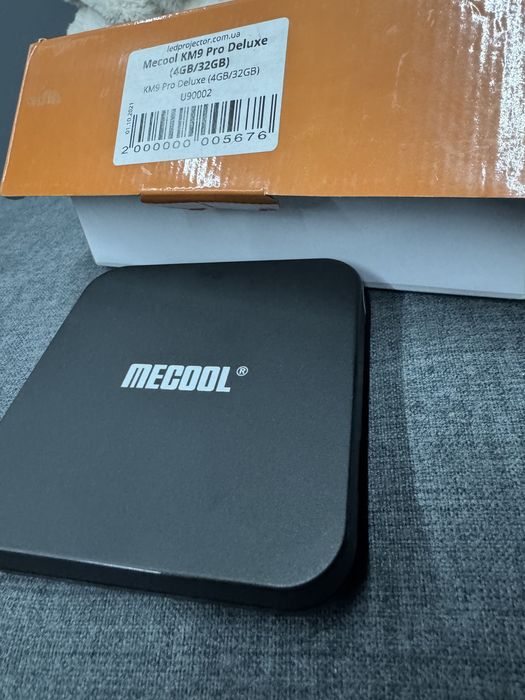 приставка Mecool KM9 Android TV 4GB + 32GB