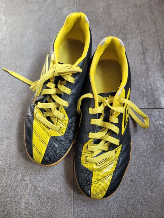 Buty sportowe, halówki, Umbro, r. 36