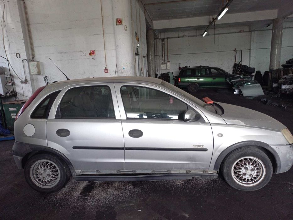 Opel Corsa para peças