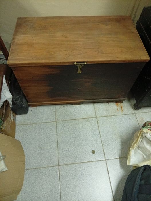 Arca em madeira para arrumação