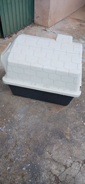 Casota para Cão Rígida em Plástico