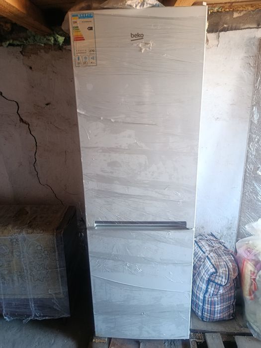 Холодильник Beko RCNA366K30W